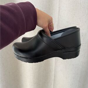 Dansko | Black Women's Clogs